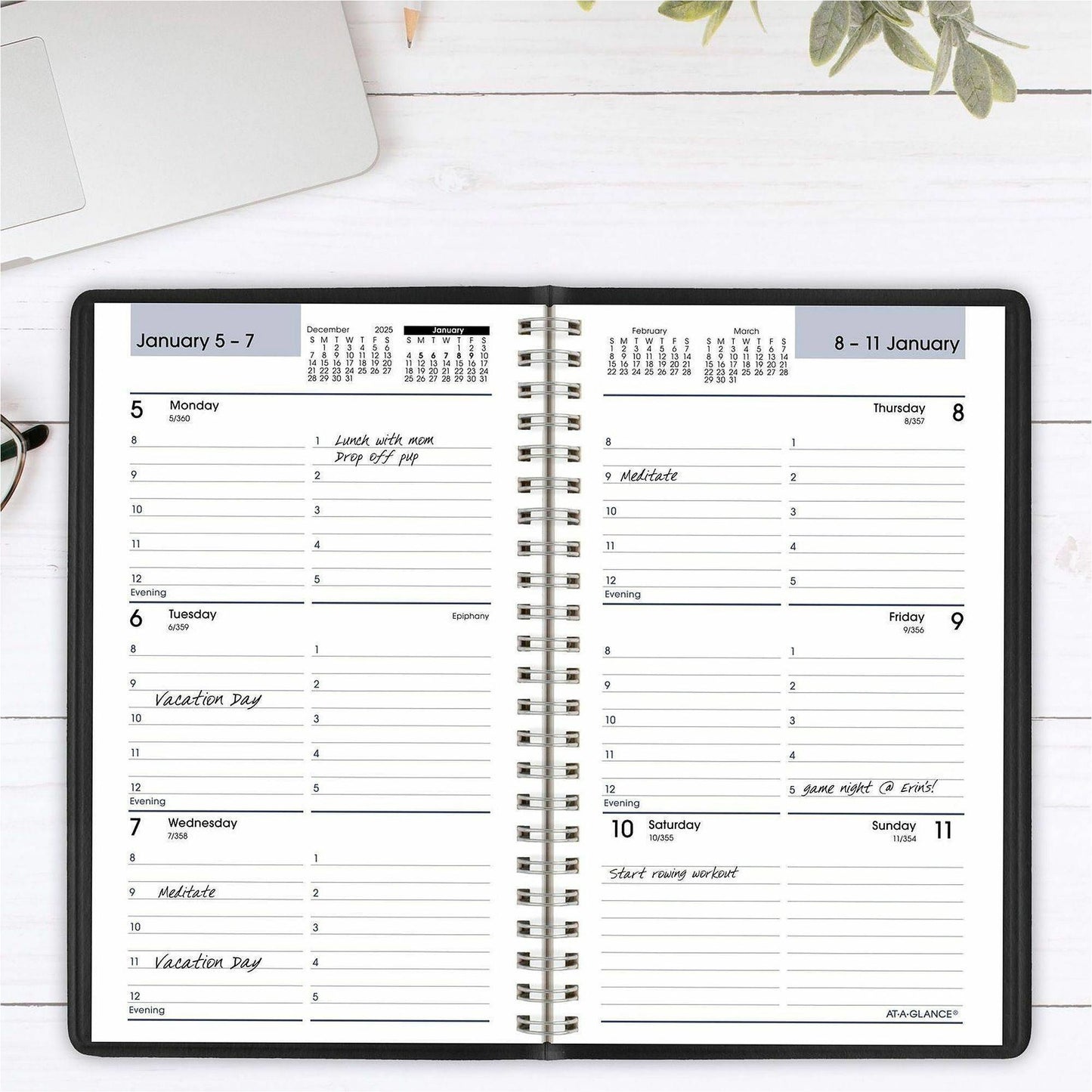 AT-A-GLANCE 2025 Weekly Appointment Book, 5" x 8", Small, Black (G2000026)